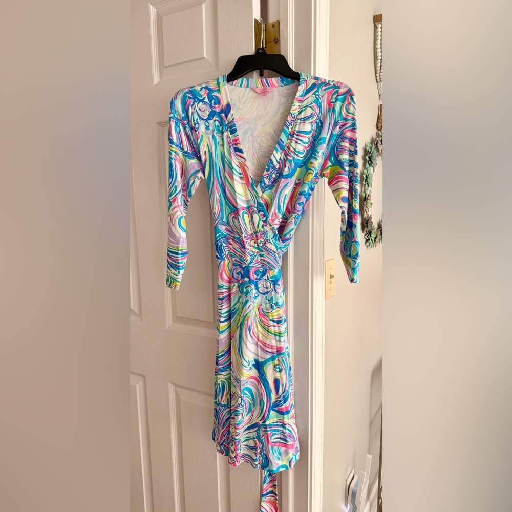 LILLY PULITZER EMILIA TRUE WRAP DRESS!! Multi Guilty Pleasure print. SZ XSMALL